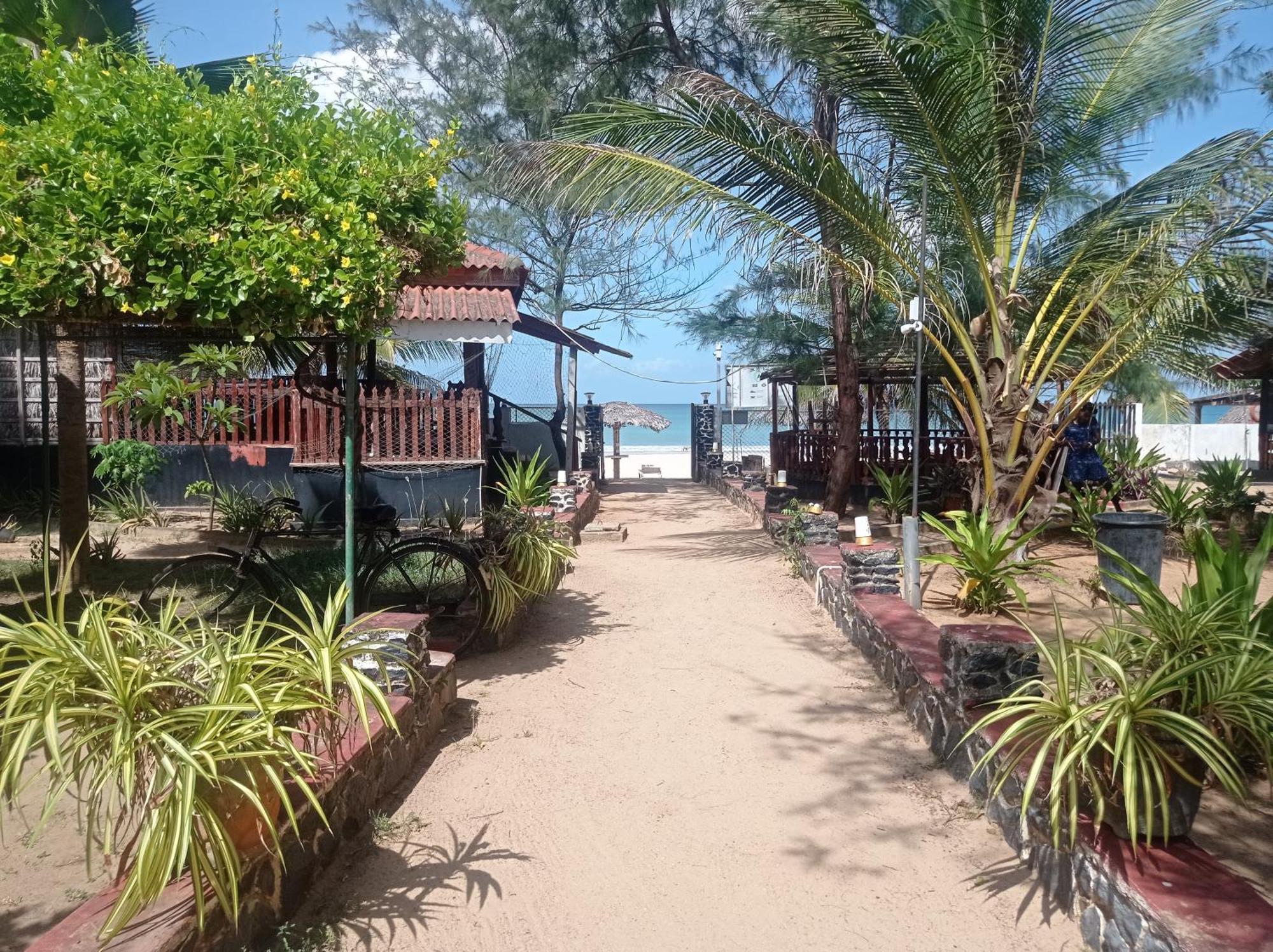 Silver Beach Hotel Triquinimale Exterior foto