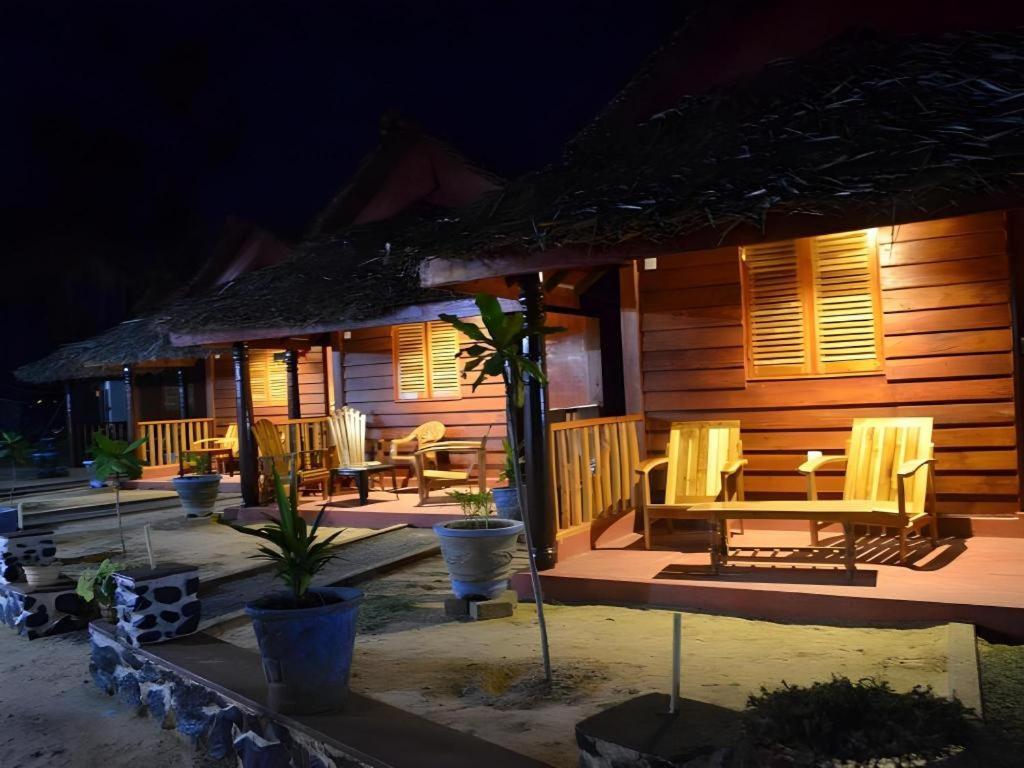 Silver Beach Hotel Triquinimale Exterior foto