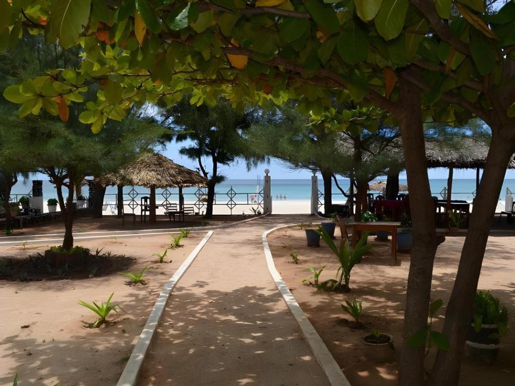 Silver Beach Hotel Triquinimale Exterior foto