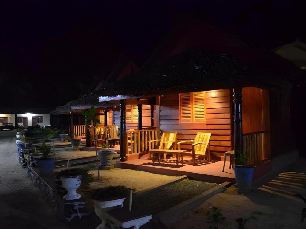 Silver Beach Hotel Triquinimale Exterior foto
