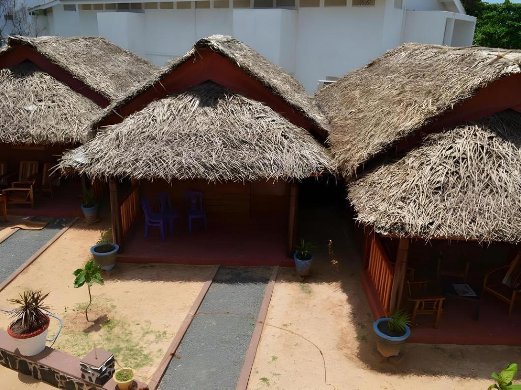 Silver Beach Hotel Triquinimale Exterior foto