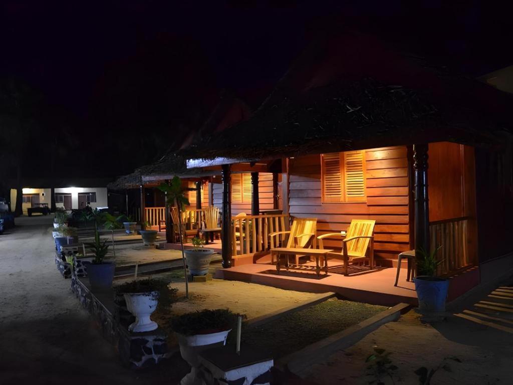 Silver Beach Hotel Triquinimale Exterior foto