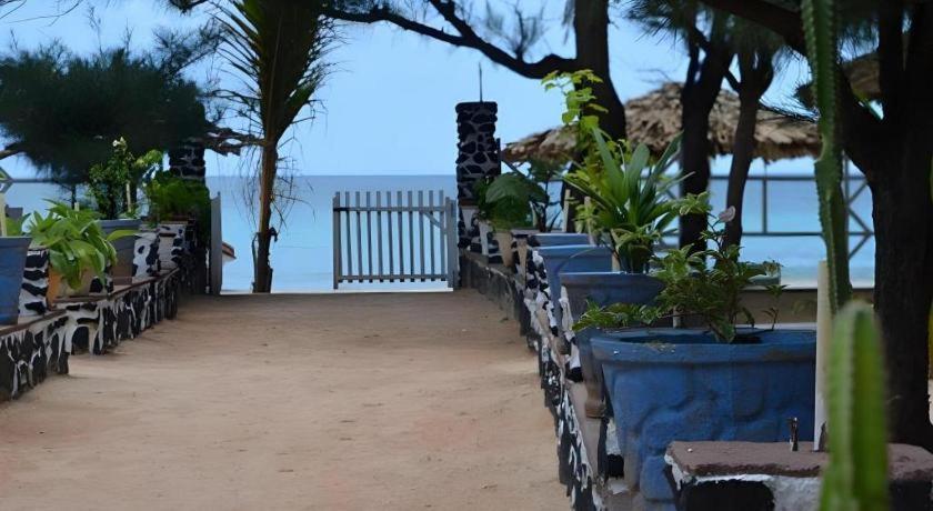 Silver Beach Hotel Triquinimale Exterior foto