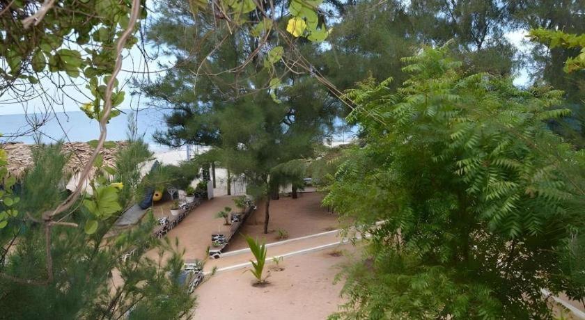 Silver Beach Hotel Triquinimale Exterior foto