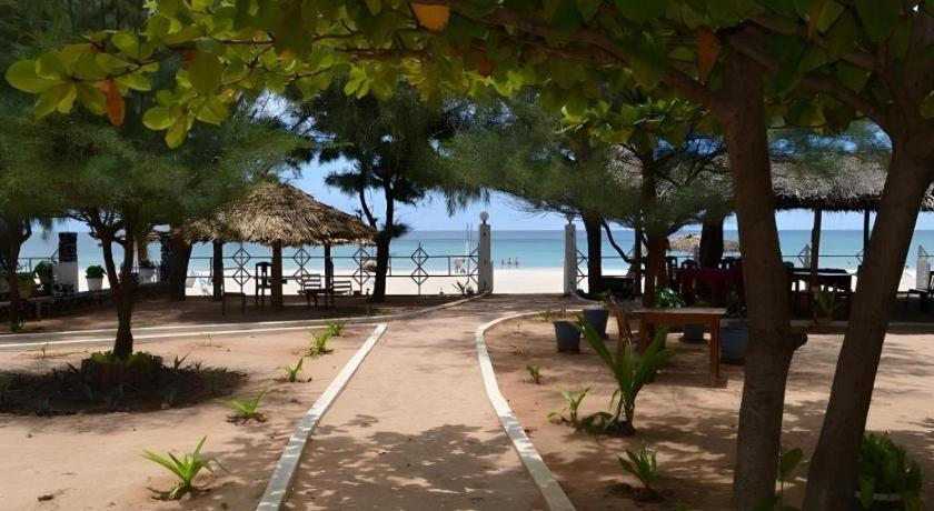 Silver Beach Hotel Triquinimale Exterior foto